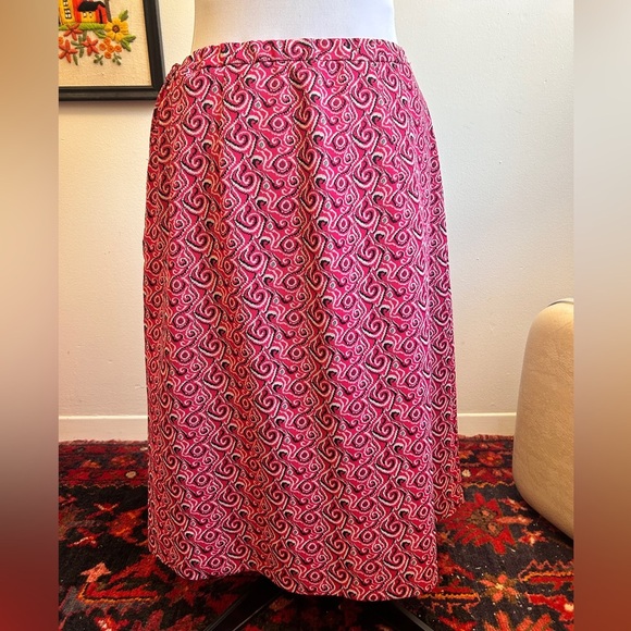 Vintage 70s Psychedelic Print A-Line Skirt – Pink & Black Swirls - Picture 8 of 8